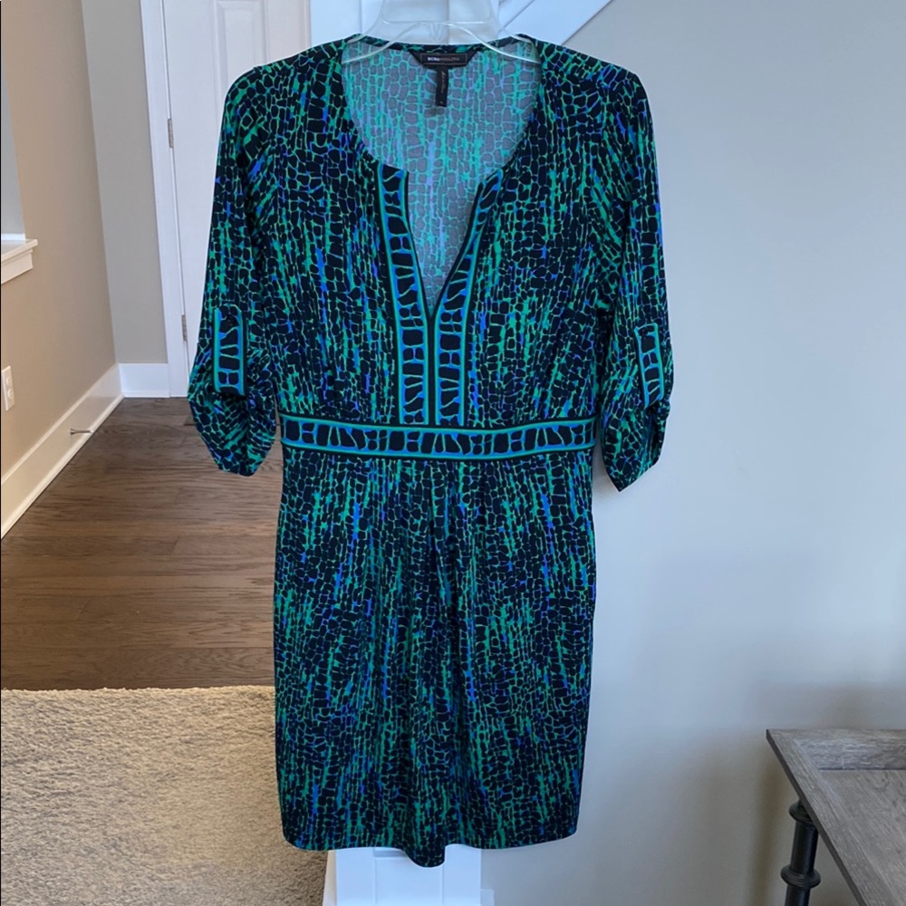 Flattering stretch and pockets! patterned dress
